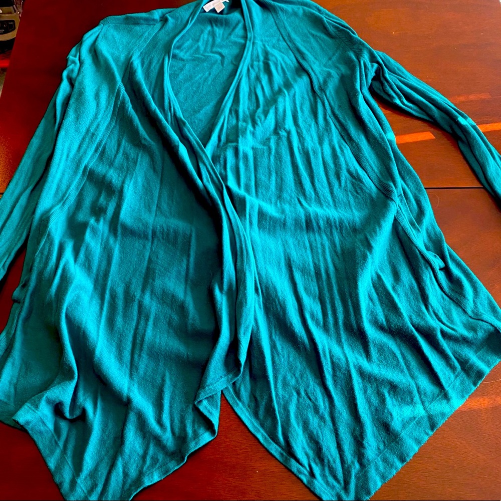 Women’s teal sharkbite long sleeve cardigan